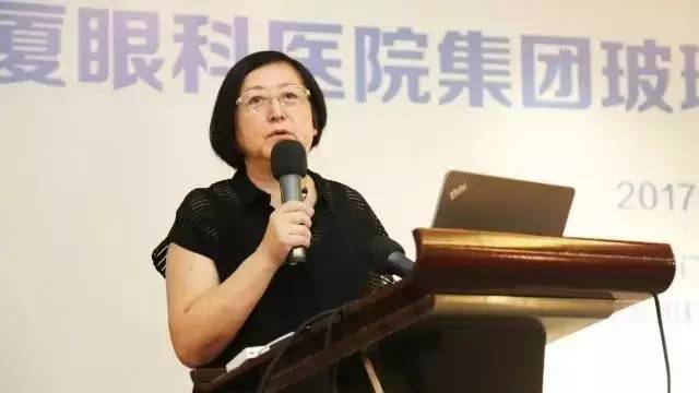 为提*华厦眼科医院集团玻璃体视网膜手术技术水平、促进玻璃体视网膜微创手术技术，以及玻切设备使用技术的提*，黎晓新院长开讲