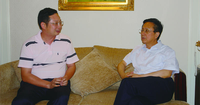 2009年7月2日，全国人大常委会副委员长、民建中央主席陈昌智在厦门调研时，亲切接见苏庆灿