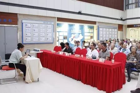 成都华厦眼科医院党支部联合成都市各街道、社区共同举办了“重温革命岁月 关爱退伍军人”活动，为成都市退伍军人进行 眼健康检查、宣传眼健康知识等义诊活动，7日上午成都华厦眼科医疗队走进成都市新能社区，为退伍军人们送去了一份关爱。.jpg