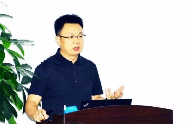 本次研讨会由集团 席白内障带教导师郭海科教授、张广斌教授领*，来自华厦眼科医院集团11名白内障带教导师参加了本次活动。.jpg