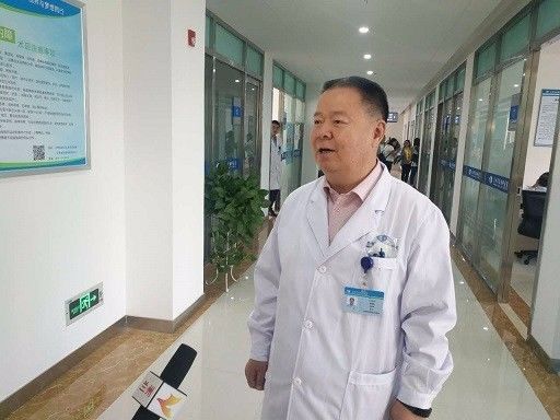 兰州华厦眼科医院院长燕振国教授在接受媒体采访时亦表示，弱视、斜视是儿童常见的眼疾，其症状有的明显，有的不明显，家长并不能及时发现。尤其是自闭症患儿，因为特殊的心里原因.jpg
