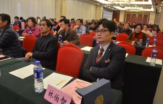 2017年安徽 届角膜病研讨会暨华厦眼科医院集团全国 一届角膜病学组研讨会上周六、日在合肥名人眼科医院召开。持续两天的会议里，来自全国各地的眼科专家齐赴合肥，共同分享国内外眼科 领域的较新进展动态，各自团队较新临床经验与较新研究成果2.jpg