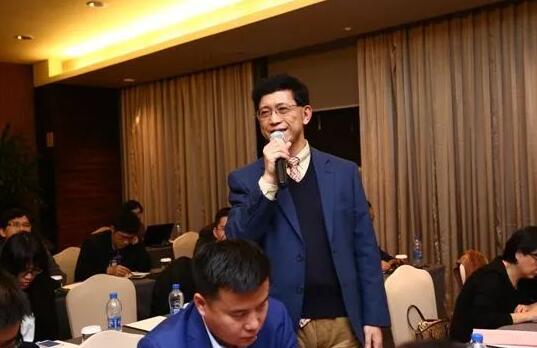 在华厦眼科医院集团医教研战略发展研讨会上，华厦眼科医院集团与从事 医疗 化诊断的厦门艾德生物医药科技股份有限公司、从事视网膜疾病基因疗法技术开发与引进的厦门继景生物技术有限责任公司签署了三方战略合作协议3.jpg