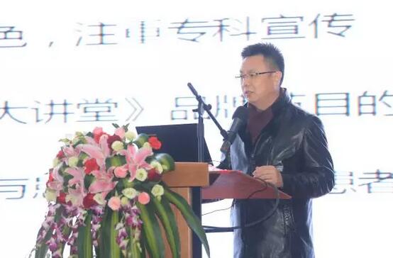 2月3日，华厦眼科医院集团2017年工作汇报暨2017年年度表彰大会在厦门环球会展中心B6厅隆重举行，来自集团本部、厦门大学附属厦门眼科中心、厦门欧华控股集团等1300余名员工与关心、支持华厦眼科发展的嘉宾欢聚一堂，共同总结2017年工作经验，展望2018年美好未来2.jpg