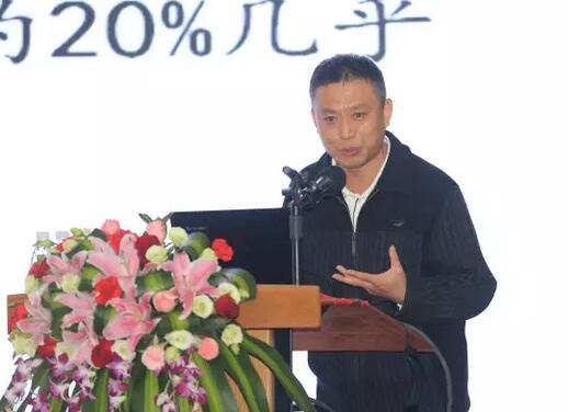 2月3日，华厦眼科医院集团2017年工作汇报暨2017年年度表彰大会在厦门环球会展中心B6厅隆重举行，来自集团本部、厦门大学附属厦门眼科中心、厦门欧华控股集团等1300余名员工与关心、支持华厦眼科发展的嘉宾欢聚一堂，共同总结2017年工作经验，展望2018年美好未来11.jpg