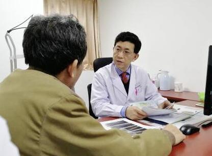 厦门眼科中心遗传眼病咨询门诊 教授表示：“遗传性眼病种类繁多，临床表现复杂多样、传统的方法难以 ，“失明”、“遗传给下一代”是不可 性致盲的主要原因，严重影响患者及其家庭的身心健康。但是，随着基因诊断水平的日臻成熟，渐渐的让遗传性眼病 诊断成为可能2.jpg