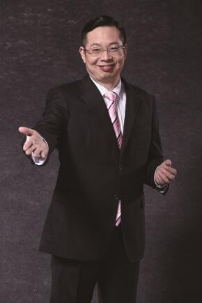 厦门眼科中心近年来取得的成就令业界瞩目：拥有863课题、973课题、国家十一五科技支撑计划、国家自然科学基金、国家杰出青年基金、博士后科学基金、外国专家引智项目及省市课题近百项，共有153项科研获奖，发表文章600余篇，其中发表SCI文章78篇，在中国医学科学院发布的“2014年度中国医院科技影响力排行榜—科学排行”排名全国前*.jpg
