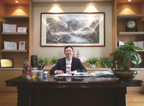 厦门眼科中心近年来取得的成就令业界瞩目：拥有863课题、973课题、国家十一五科技支撑计划、国家自然科学基金、国家杰出青年基金、博士后科学基金、外国专家引智项目及省市课题近百项，共有153项科研获奖，发表文章600余篇，其中发表SCI文章78篇，在中国医学科学院发布的“2014年度中国医院科技影响力排行榜—科学排行”排名全国前*2.jpg