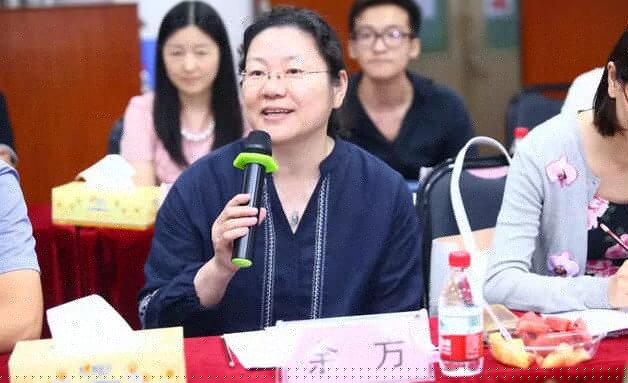 由人民日报、经济日报、科技日报、中新社等22家中央及行业媒体组成的采访团，走进华厦眼科医院集团本部厦门大学附属厦门眼科中心9.jpg