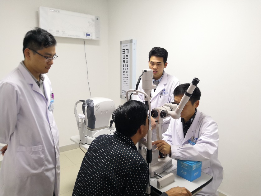 莆田眼科医院王乐副院长 植入散光 型多焦点人工晶体，为莆田地区开展屈光白内障手术谱写新的篇章2.jpg
