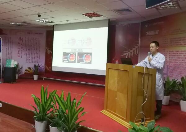厦门眼科中心近视手术中心“摘镜奉旨价到暨近视激光讲座活动”吸引近200人报名，130现场预存手术费4.jpg