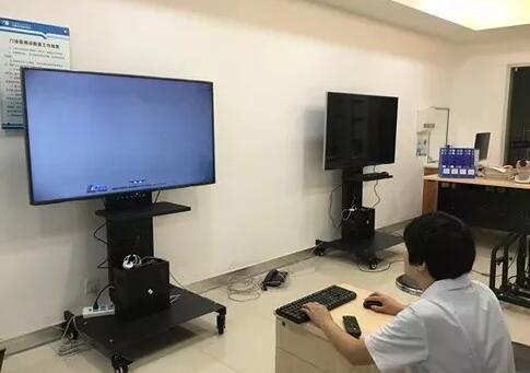 2018年即将结束，这一年，成都华厦眼科医院以规范的诊疗、高明的技艺、 的服务，赢得了广大患者朋友和社会各界的好评。在2018年，成都华厦眼科医院在发展的道路上有哪些大事记呢，让我们一起来回顾。12.jpg