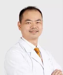 厦门眼科中心陈伟主任：白内障和近视，可以一台手术解决1.jpg