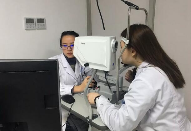 温州明乐眼科医院屈光专科工作的医生助理小陈在医院做了smart全激光手术2.jpg