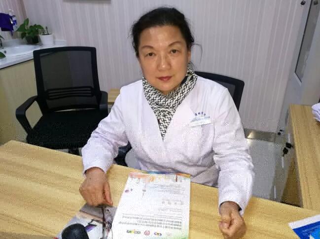 西安华厦眼科医院斜视与小儿眼科张利玲主任：患者追随、孩子喜爱1.jpg