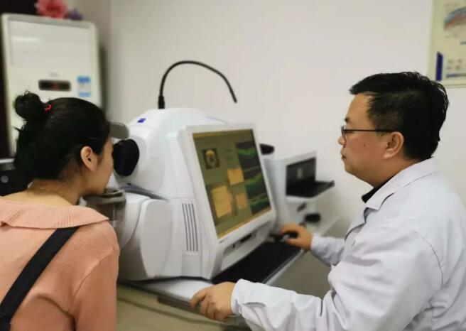 青岛华厦眼科医院引进蔡司广角血管OCT AngioPlex，造福黄斑变性、糖网病等眼底病患者1.jpg