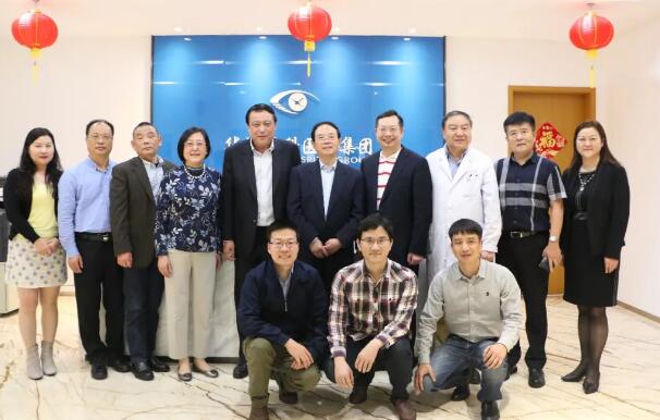 谢立信院士、黎晓新教授、赵堪兴教授、葛坚教授等齐聚厦门眼科中心 共同为厦门眼科中心未来发展举行研讨会6.jpg