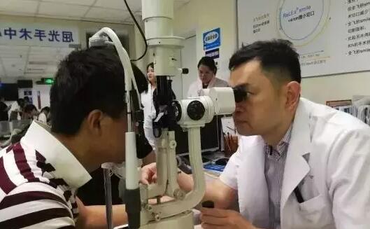 高度近视1250度、2000度的他们为什么想来厦门眼科中心进行ICL手术？2.jpg