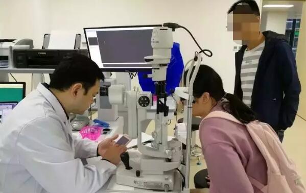 高度近视1250度、2000度的他们为什么想来厦门眼科中心进行ICL手术？3.jpg