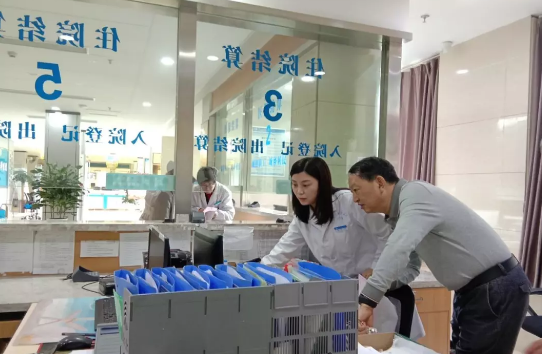 宜昌市政协领*一行莅临宜昌华厦眼科医院视察指导工作2.png