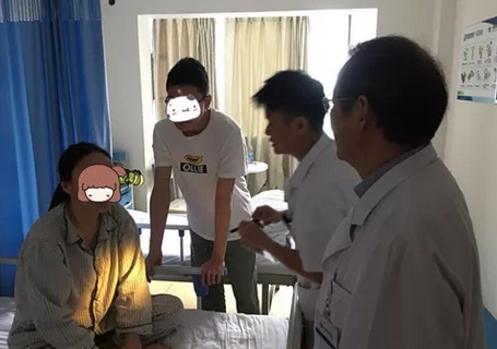 成都华厦眼科罗清礼院长为四处求医未果的河南眼眶肿瘤患者手术3.png