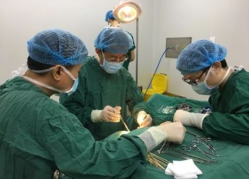 成都华厦眼医院罗清礼院长：睑板腺癌越早发现与诊断，越早医治，其预后越好3.png