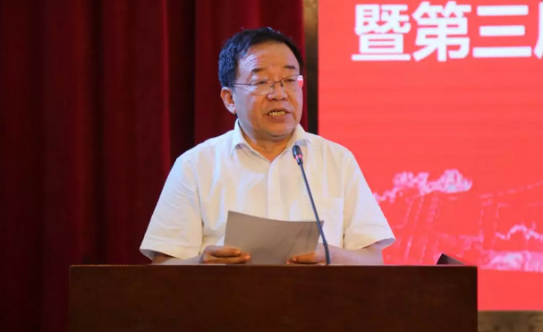 华厦眼科校企合作再结硕果!6月11日，天津职业大学华厦眼视光学院(以下简称华厦眼视光学院)揭牌仪式在天津职业大学举行。此前1天，华厦眼视光学院理事会召开，审议通过了理事会组成人员，以及学院章程、学院管理层候选人3.png