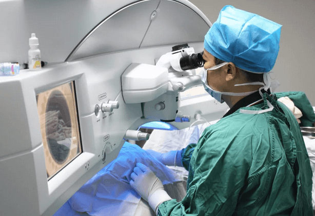 福州眼科医院近视手术取样：视力不差、无法通过参军公考体检群体该怎么办2.png