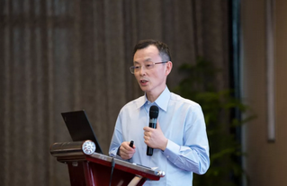 6月23日，由重庆华厦眼科医院举办的“第三届华厦眼科论坛”在重庆翰文大酒店落幕， 该会议邀请10多位国内出名眼科专家进行学术演讲，并与现场近120名来自地县和其它地区的眼科同道们齐聚一堂，共同探讨当前眼科学领域的 学术研究成果、临床诊疗新技术以及未来的发展趋势等2.png