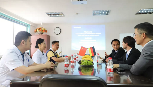 为加强院企合作新模式，开设双方合作共赢新篇章——德国蔡司公司技术人员一行来上海和平眼科医院参观交流4.png