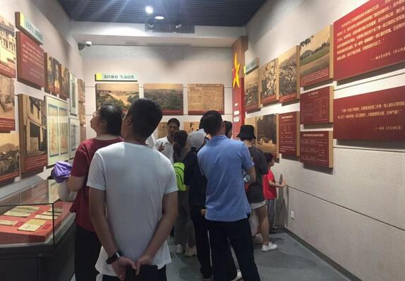 “不忘初心跟党走，追忆红军峥嵘岁月” ——厦门眼科中心第二党支部纪念建军92周年主题党日活动6.jpg