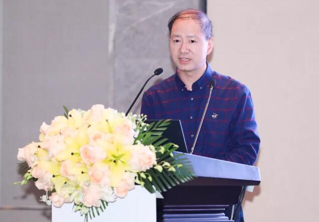 半世屈光史， 一生光明情——宜昌华厦眼科胡学斌院长闪耀2020年关爱近视·SMILE青年论坛2.jpg