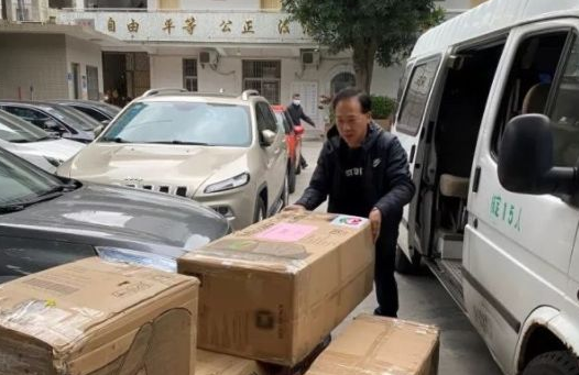 再捐20 只口罩！华厦眼科集团本部厦门眼科中心助力疫情防控攻坚战，传递光明与温暖3.png