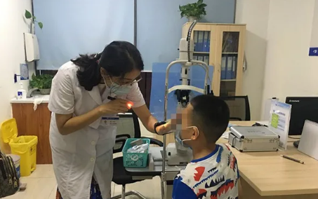 成都华厦眼科斜弱视医生陈婷：别让水弹枪成为孩子眼睛的隐性“杀手”1.png