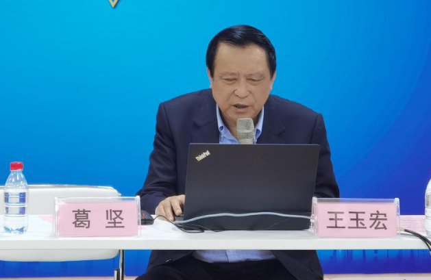 10月18日至10月19日，一场眼科界的“云上学术盛宴”隆重登场。由厦门大学附属厦门眼科中心主办的“第六届华厦眼科论坛青光眼高峰论坛”再现百家争鸣之盛景，25位眼科名家共同探讨当前青光眼学科领域的 学术研究成果、临床诊疗新技术以及未来的发展趋势，助力推动我国青光眼学科蓬勃发展4.png