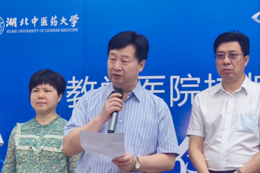 壮丽15载，奋进新时代！宜昌华厦眼科医院隆重举行挂牌揭牌仪式及建院15周年庆典5.png