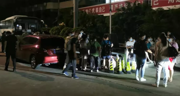 深夜集结通宵达旦 只为“封停”, 莆田华厦眼科医院的责任担当值得点赞3.png