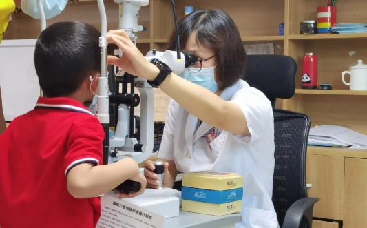 追光者|厦门眼科中心黄艳明：把光明给到患者，更要把光明带到他们心中
