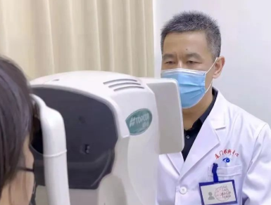 厦门眼科中心又引进了一位出名屈光近视手术医生：刘才远 教授3.png