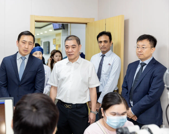 卡尔蔡司与华厦眼科：强强再联手，向新再出发2.png