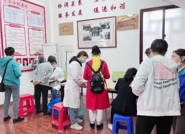 华厦眼科：聚焦“一老一小”，全力打造6月“华厦爱眼月”8.png