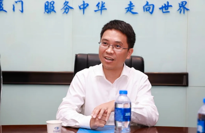 点滴爱心，点亮光明!中国华侨公益基金会领导莅临华厦眼科调研指导5.png